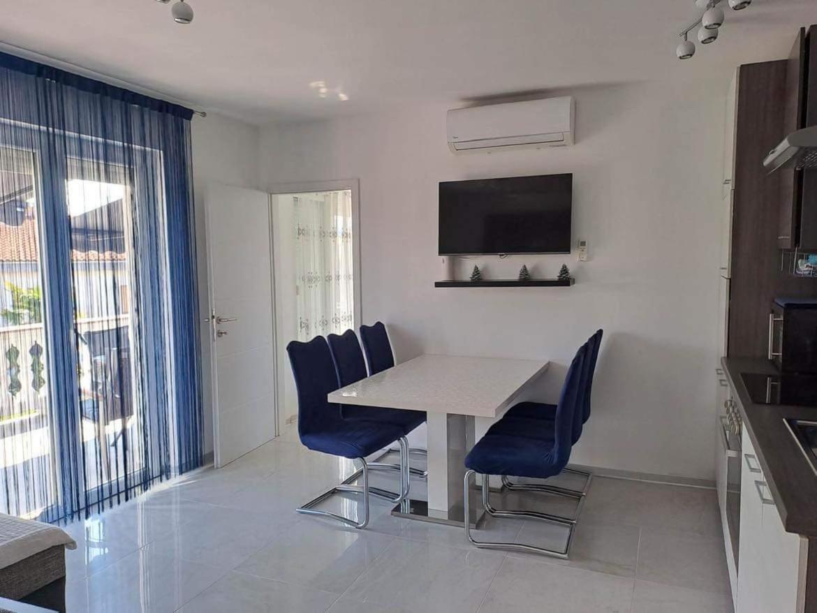 Apartments Ostojic Đảo Krk Ngoại thất bức ảnh