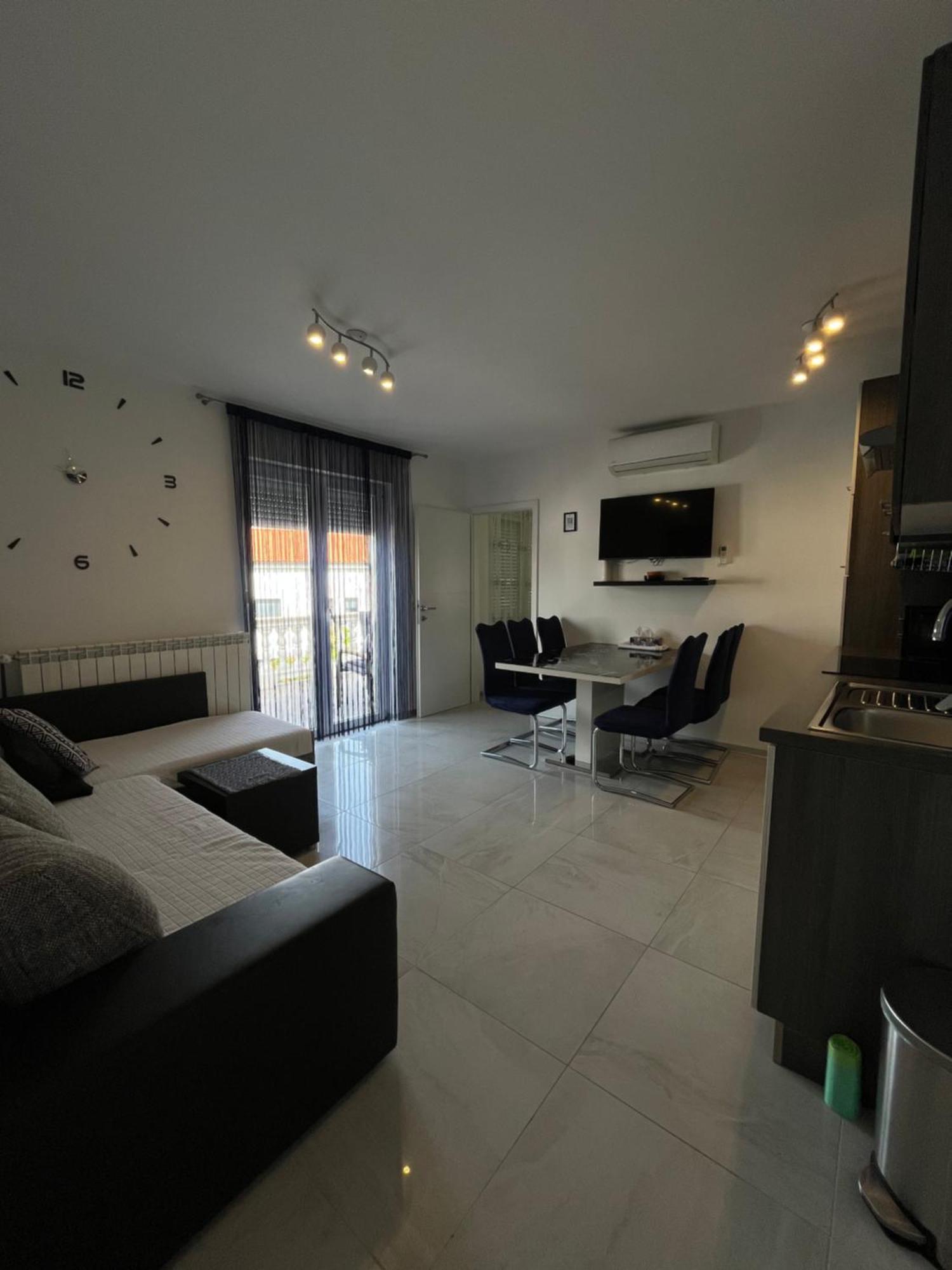 Apartments Ostojic Đảo Krk Ngoại thất bức ảnh